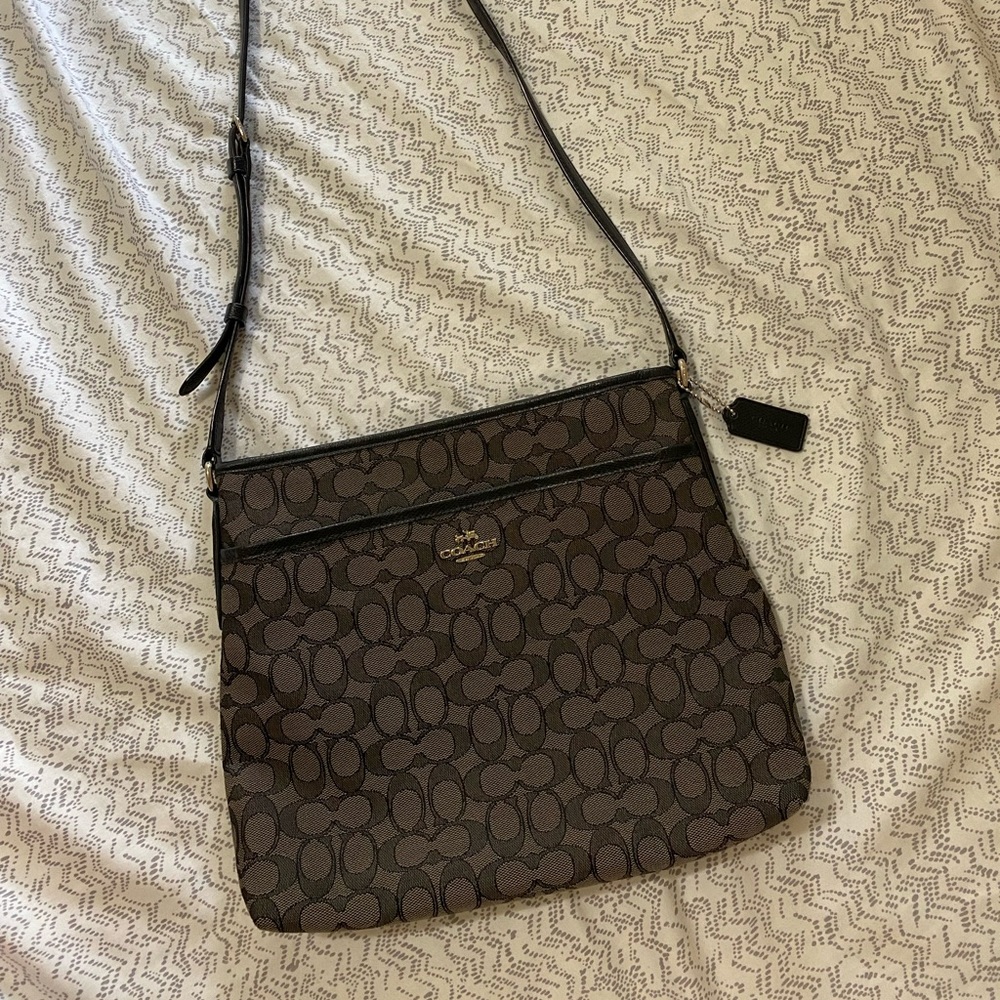 Crossbody coach bag